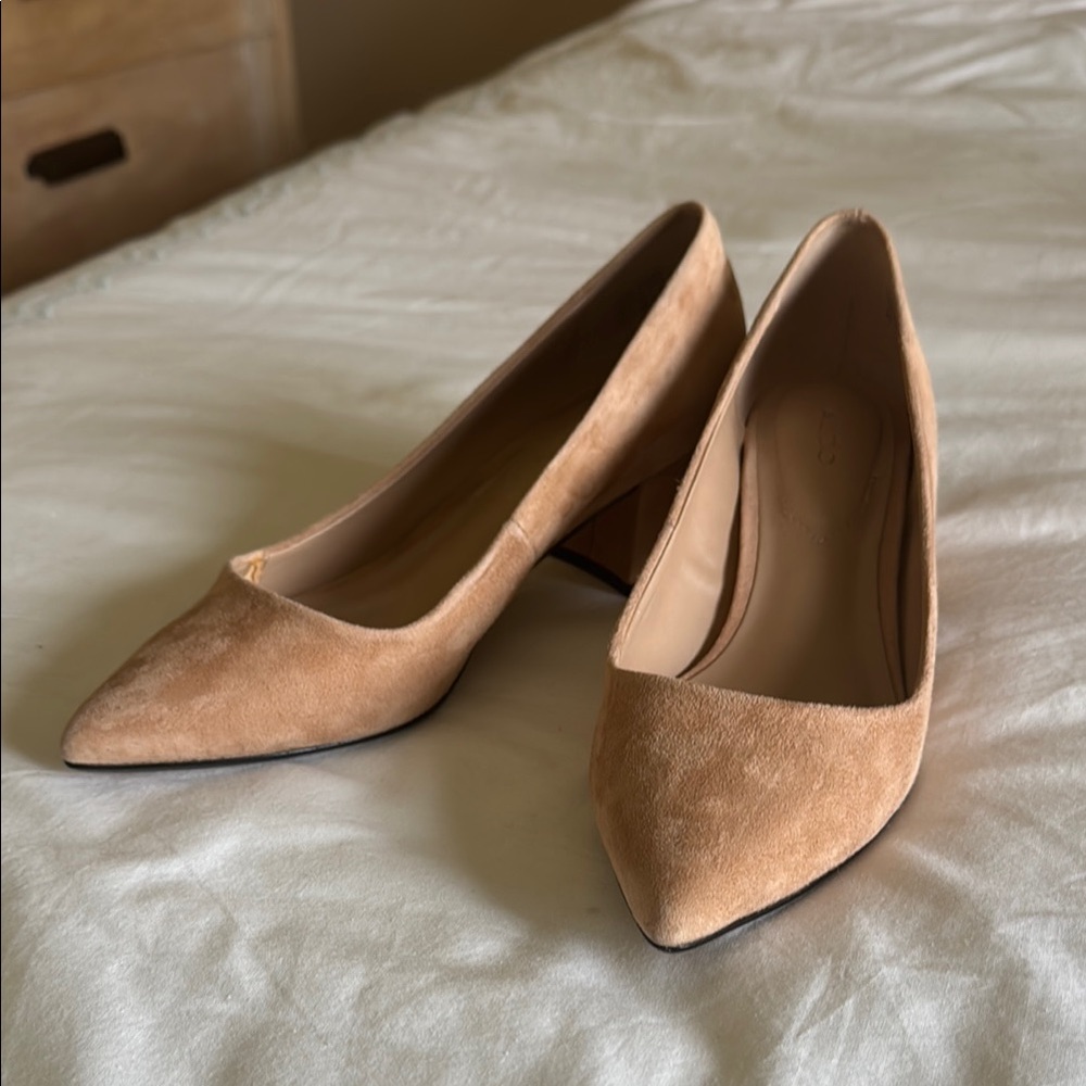 Tan Women's Pumps